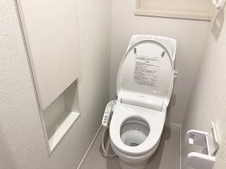 【トイレ】　☆温水洗浄機能付き暖房便座☆