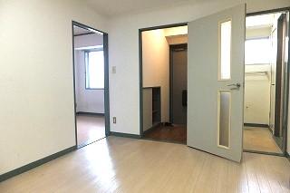 �y���ԁE���r���O�z�@