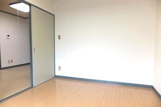 �y�����E���r���O�z�@