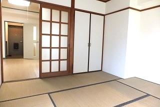 �y�����E���r���O�z�@