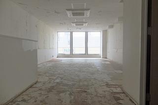 �y���̑��z�@���e�i���g���̗l�q�@1�K��