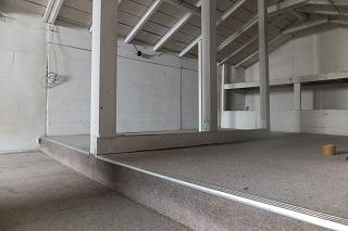 �y���̑��z�@���e�i���g���̗l�q�@3�K��