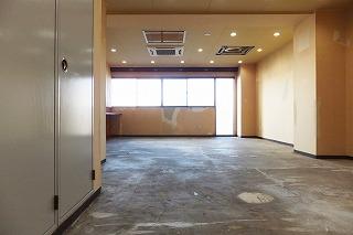 �y���̑��z�@���e�i���g���̗l�q��