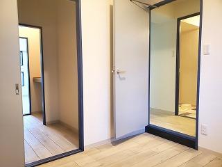 �y�����E���r���O�z�@