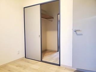 �y�����E���r���O�z�@