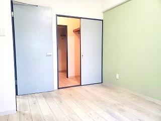 �y�����E���r���O�z�@