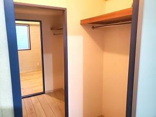 �y���[�z�@����e�ʂ̎��[�ł���