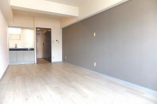 �y�����E���r���O�z�@