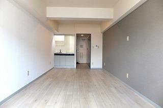 �y�����E���r���O�z�@