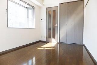 �y���ԁE���r���O�z�@