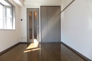 �y���ԁE���r���O�z�@