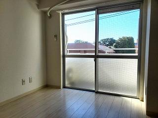 �y���ԁE���r���O�z�@���ǂ̓A�N�Z���g�N���X��