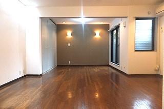 �y���ԁE���r���O�z�@