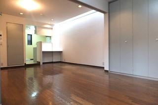 �y���ԁE���r���O�z�@