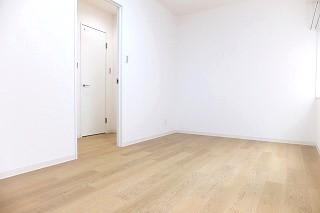 �y�����E���r���O�z�@