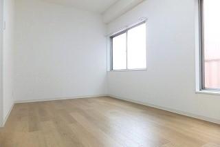 �y�����E���r���O�z�@