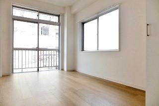 �y�����E���r���O�z�@