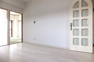 �y���ԁE���r���O�z�@