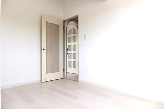 �y�����E���r���O�z�@