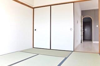 �y�����E���r���O�z�@