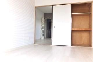 �y�����E���r���O�z�@