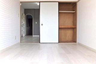 �y�����E���r���O�z�@