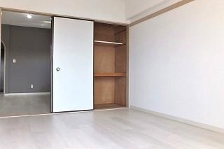 �y�����E���r���O�z�@