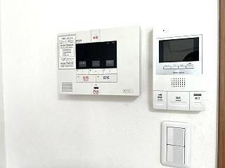 �y���̑��ݔ��z�@���I�[�g���b�N�E�h�ƃJ�����E�e�˃Z�R�������ŃZ�L�����e�B�ʂ����S�ł���