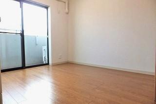 �y�����E���r���O�z�@���傫�ȑ������蒆�͖��邢�ł���