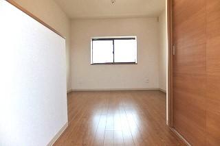 �y�����E���r���O�z�@