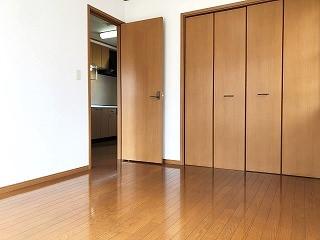 �y�����E���r���O�z�@