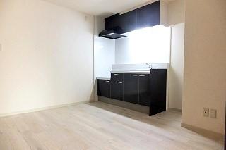 �y���ԁE���r���O�z�@