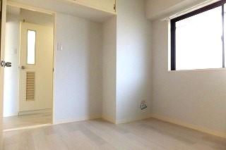 �y�����E���r���O�z�@