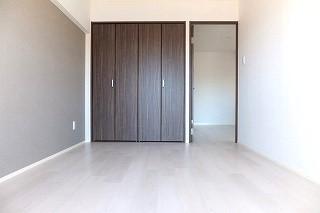 �y�����E���r���O�z�@�����[���V�F�A���ɂ��X�X���I��