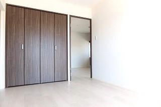 �y�����E���r���O�z�@