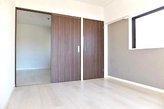 �y�����E���r���O�z�@