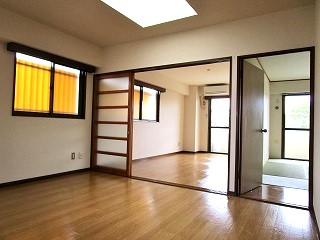 �y���ԁE���r���O�z�@���U�蕪���^�C�v��