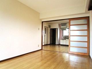 �y�����E���r���O�z�@���t�@�~���[�E���[���V�F�A���ɂ��X�X����