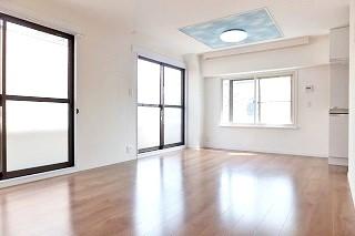 �y�����E���r���O�z�@