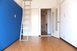 �y���ԁE���r���O�z�@