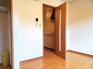 �y���ԁE���r���O�z�@