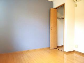 �y�����E���r���O�z�@