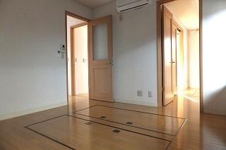 �y�����E���r���O�z�@