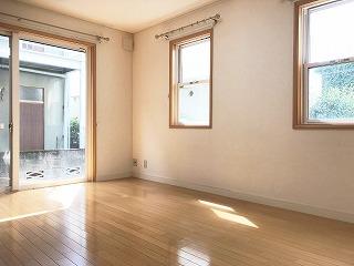 �y�����E���r���O�z�@