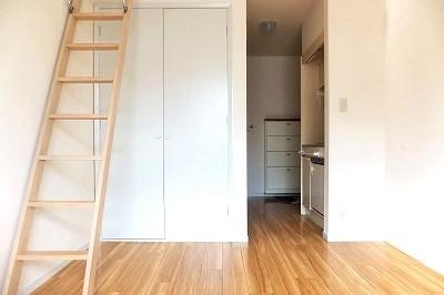 �y���ԁE���r���O�z�@