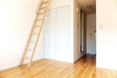 �y���ԁE���r���O�z�@