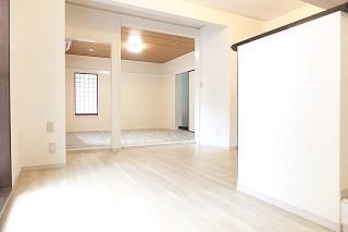 �y�����E���r���O�z�@���t�@�~���[�E�J�b�v���E���[���V�F�A���ɂ��X�X���I��