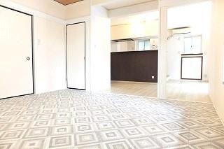 �y�����E���r���O�z�@