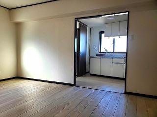 �y���ԁE���r���O�z�@���t�@�~���[�E�J�b�v���E���[���V�F�A���ɂ��X�X���I��