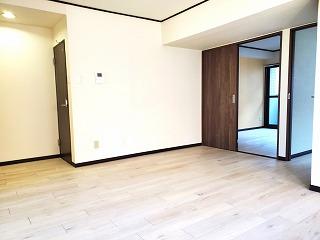 �y���ԁE���r���O�z�@